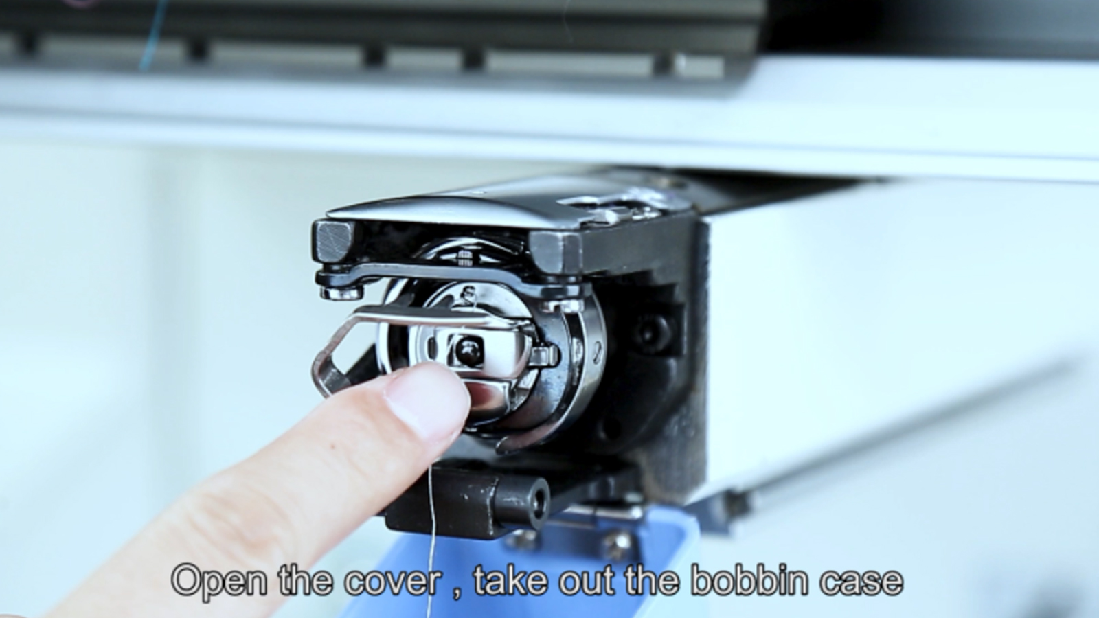 How to install the bobbin.jpg